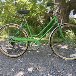 Circa 1972 Vintage Schwinn  5 sp  26"