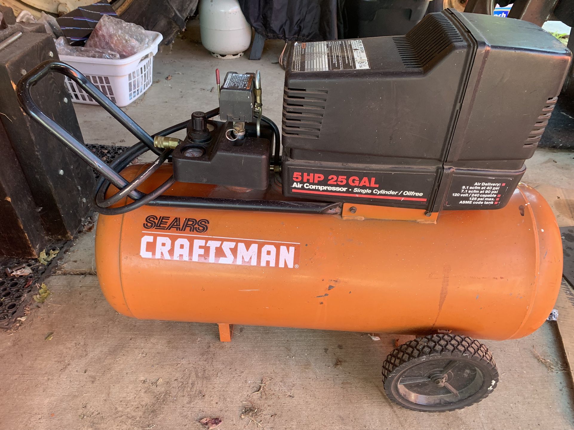 CRAFTSMAN AIR COMPRESSOR 25 Gallon