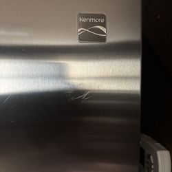 Kenmore side by side fridge/stainless steel