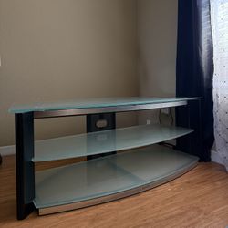 TV STAND/TABLE