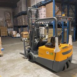 Brand New 3 Wheels Lithium-ion Battery Electric Forklift 4400 lbs Capacity 220” Lift Height 