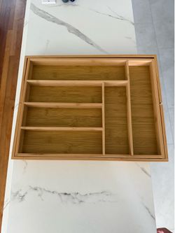 Large expandable utensil tray/organizer