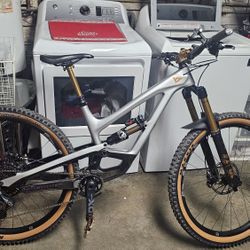 Yt Capra Pro Race