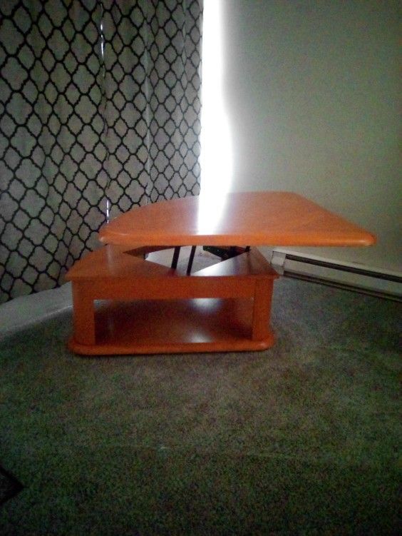 COFFEE  / COCKTAIL TABLE 