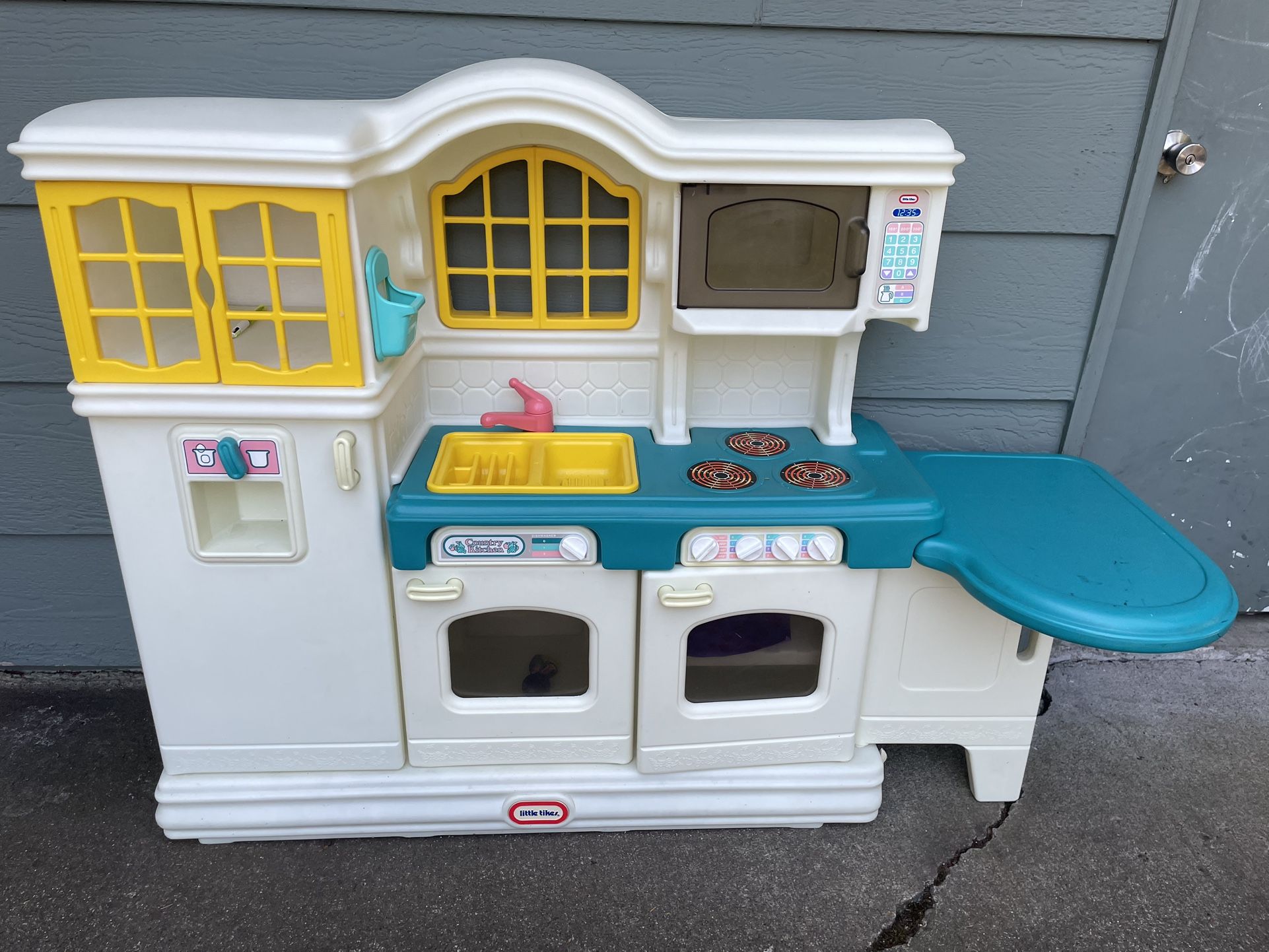 Little Tikes Kitchen