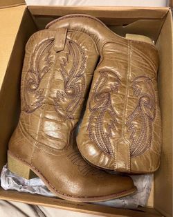 Cowgirl boots size 7