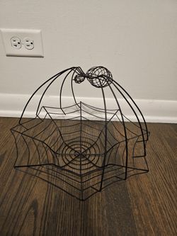 Halloween spider wire basket