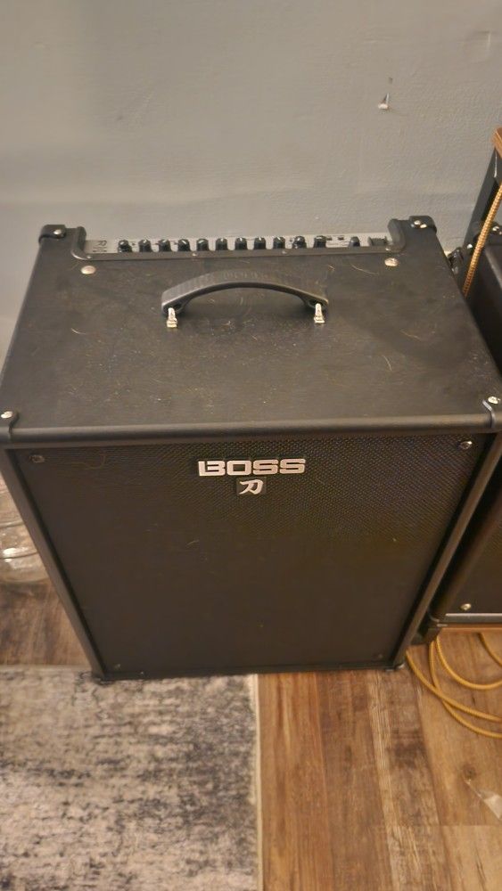 Boss Katana-210 Bass 160-watt Combo Amp