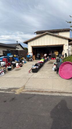 Garage sale lots of stuff everything must go!!!