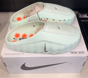 New Nike Mind Barely Green size 10W