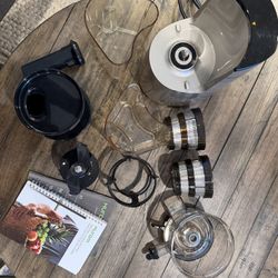 Hurom HH Elite - Juicer (Used)