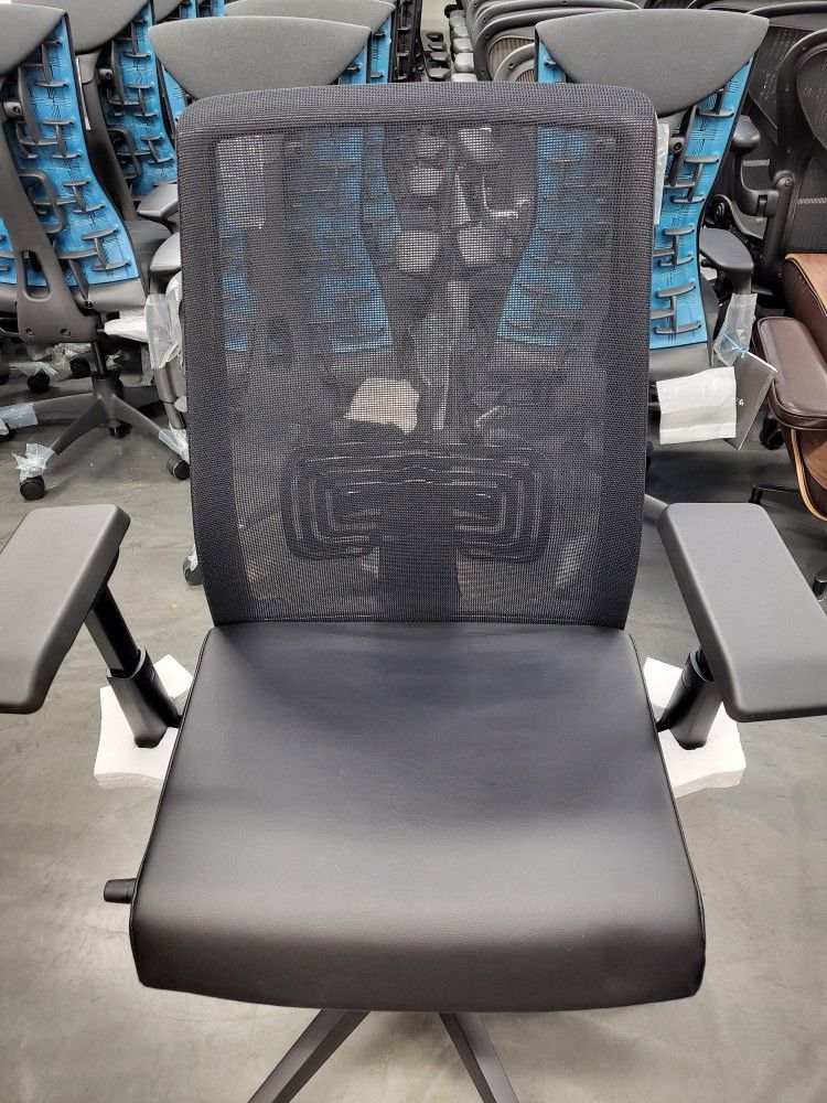 STEELCASE Leap v2, Amia, Think v2. HAWORTH Zody, Very Chairs for SALE