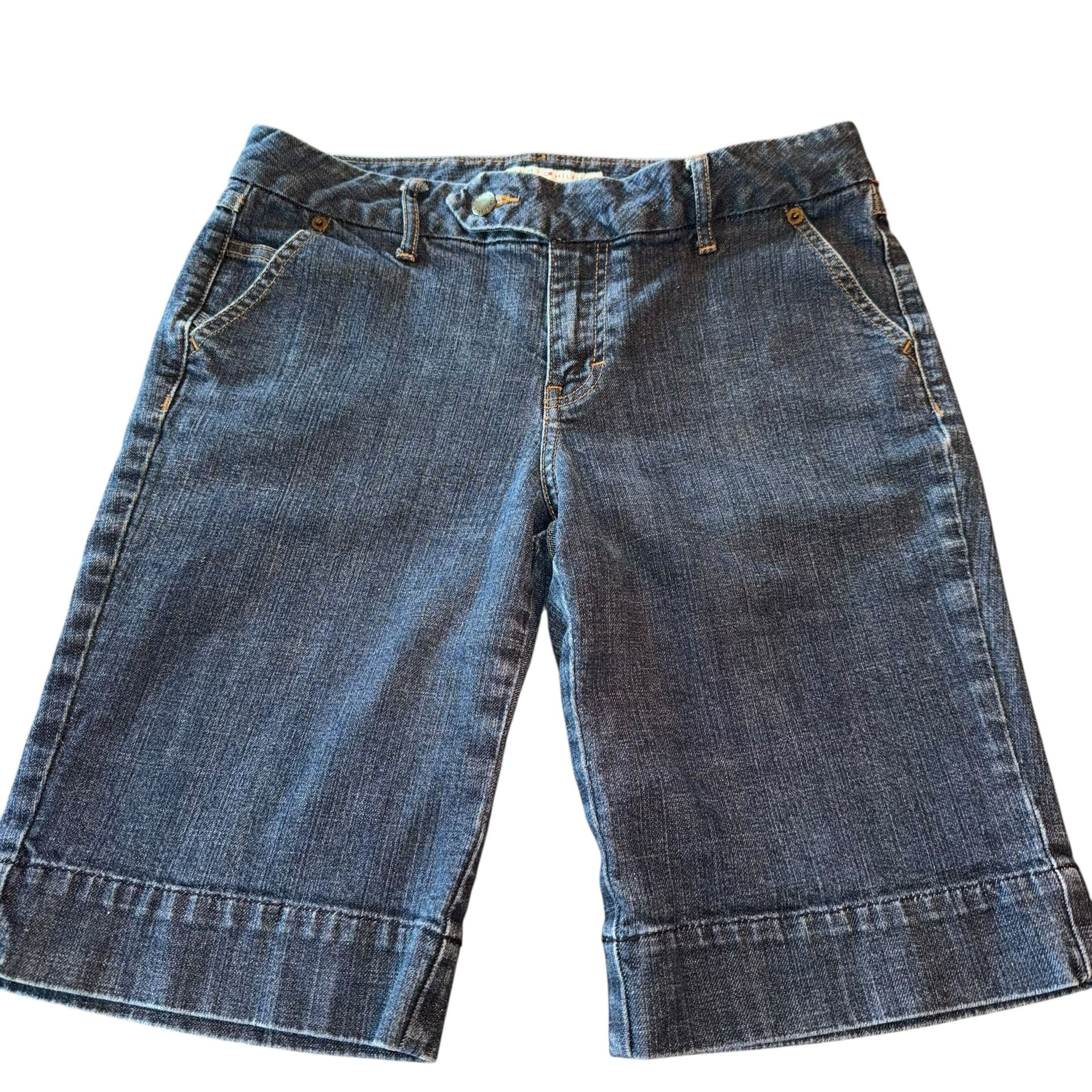 Tommy Hilfiger Women Vintage Y2K Denim Shorts Zip Cotton Jorts Size 10    Great pre owned condition. Is missing the inside button, could be replaced. 