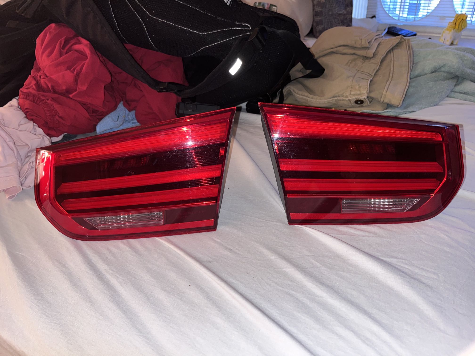 16-18 BMW 340i Deck Lid Tail Lights