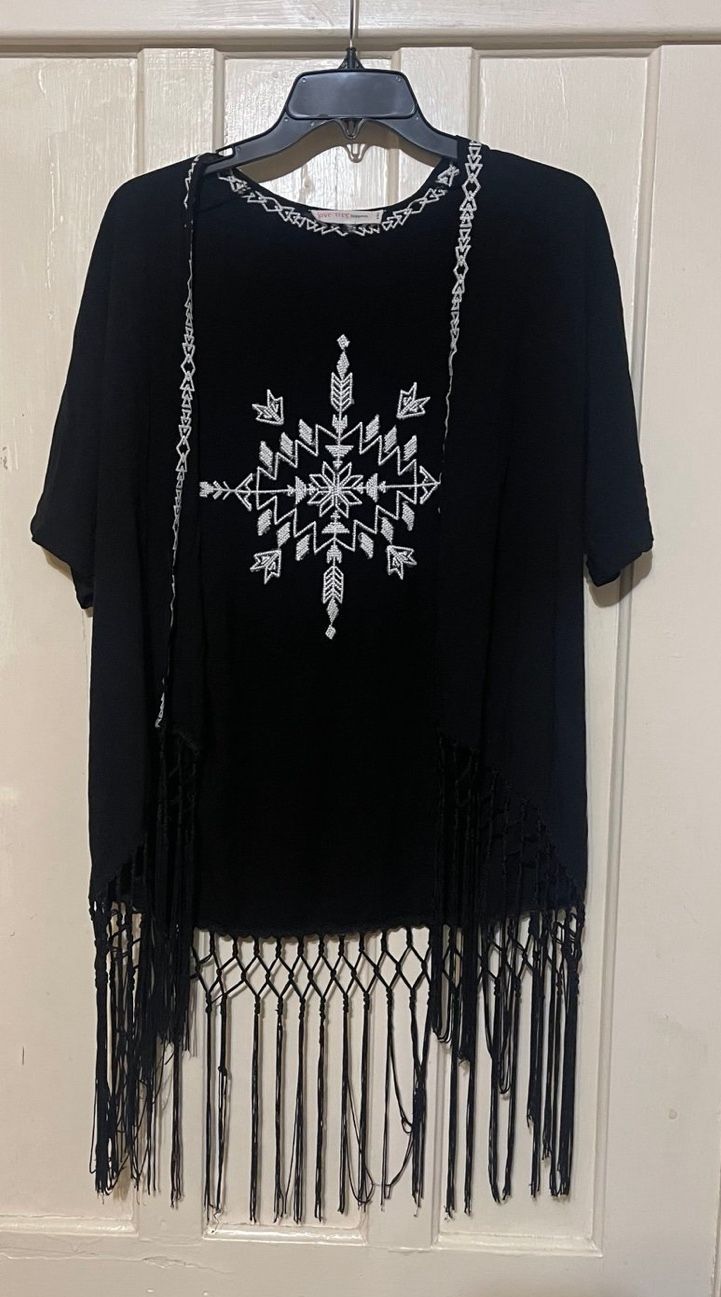Love Tree Happens Womens Sz S Open Cardigan Black w/White Western Print Fringe