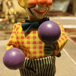 Antique Juggling Windup Toy Clown  Made In China  7 Inches Tall 