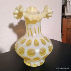 1950s Fenton art glass vase ( Coin Dot Pattern)