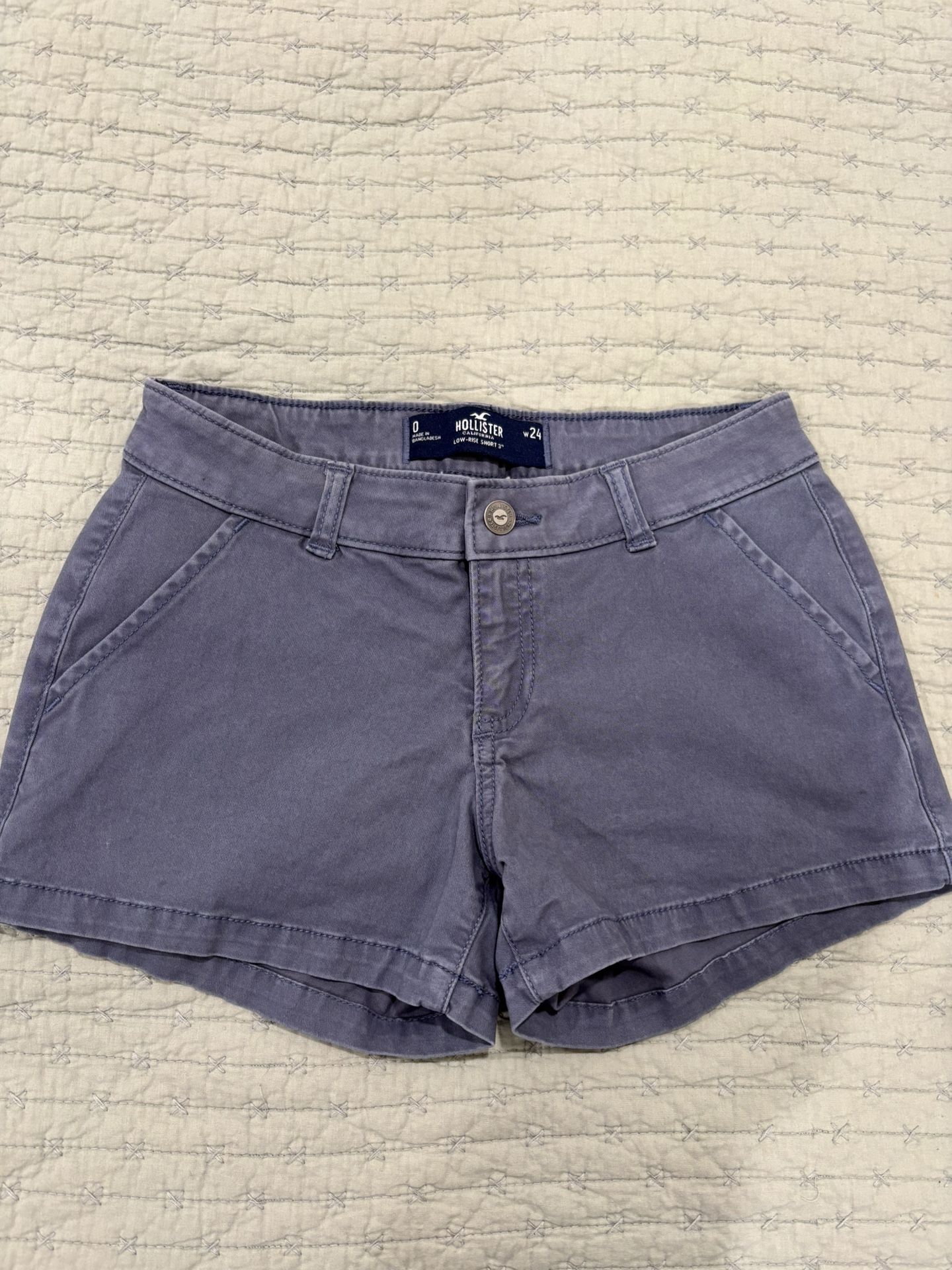 Hollister California Low rise Shorts 3”
