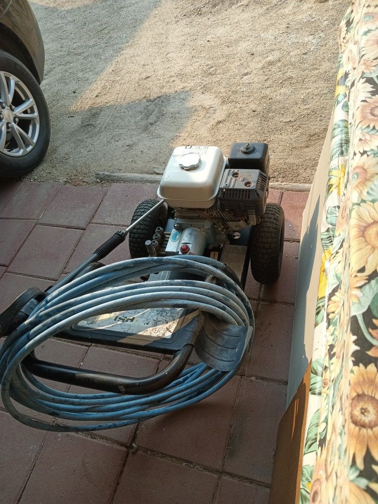 Honda. Pressure Washer