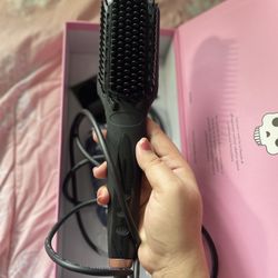 Amika Hair Straightening Brush