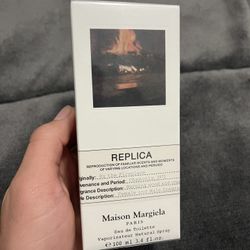 Replica By the Fireplace Cologne