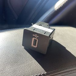 13-23 Ford Focus Fusion Escape USB Port Media Hub APPLE CarPlay HS7T-14F014-AC