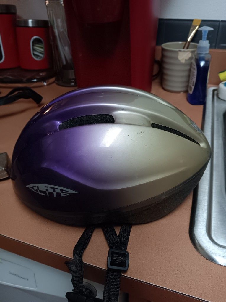 Vintage 1994 Elite Bike Helmet
