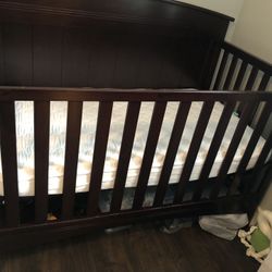 Baby Convertible Crib