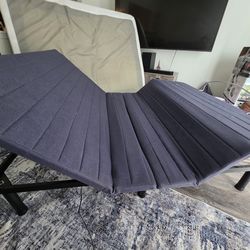 Queen adjustable bed frame+ memory foam mattress