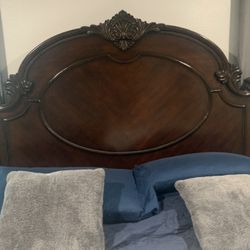 Reduced King Bedroom Set See Description Below