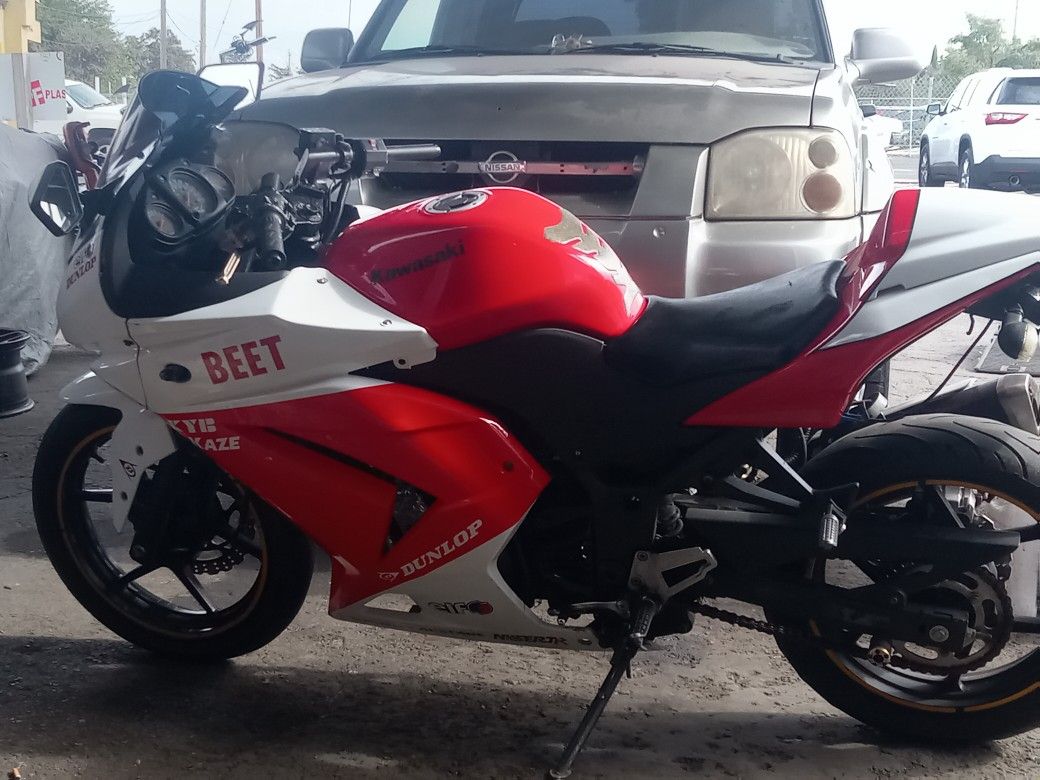 2010 Kawasaki 250 $500 OBO