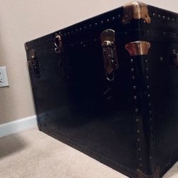 Vintage c1930s Antique Steamer Trunk /Chest