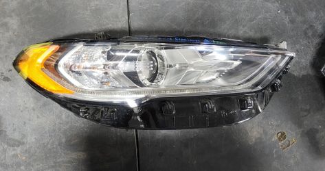Ford Fusion Headlight Right Passenger Side 2017 2018 2019 2020 Part $100 H