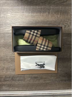 BURBERRY SLIDES