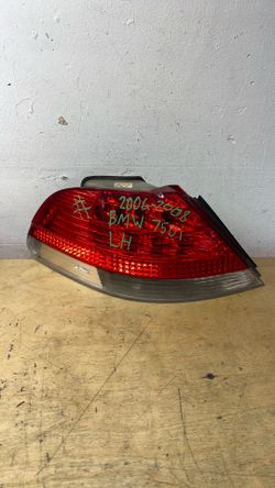 2006-2008 bmw 750i driver side Tail Light Quarter Panel Mounted OEM 1385590