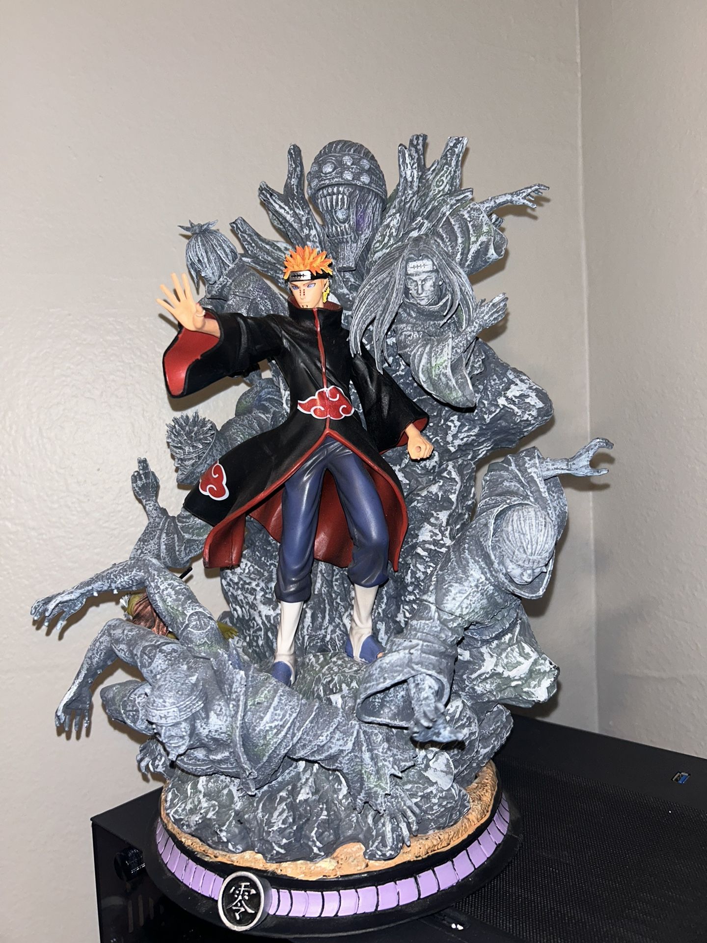 Naruto Statue 