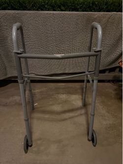 Guardian folding walker