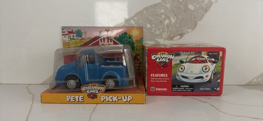 The Chevron Cars - Sam Sedan & Pete Pick-Up