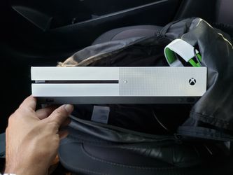 Xbox ONE S 1TB