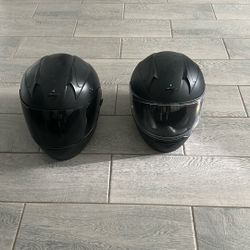 Helmets M And Xl And Xl Cloves