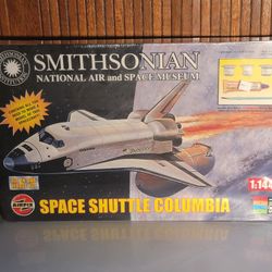 STOCKTON TRADE KING

Smithsonian Museum~Space Shuttle Columbia 2001~1:144~Model Kit

