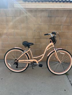 Women’s beach cruiser