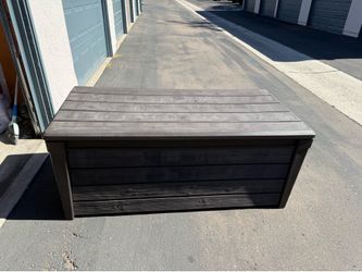 Outdoor storage bench