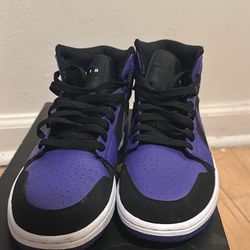 9.5 Jordan 1s 