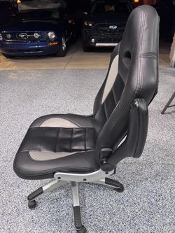 Gaming chair/very good condition