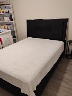 Queen Size Bed With Lights