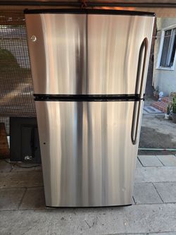 GE apartment fridge