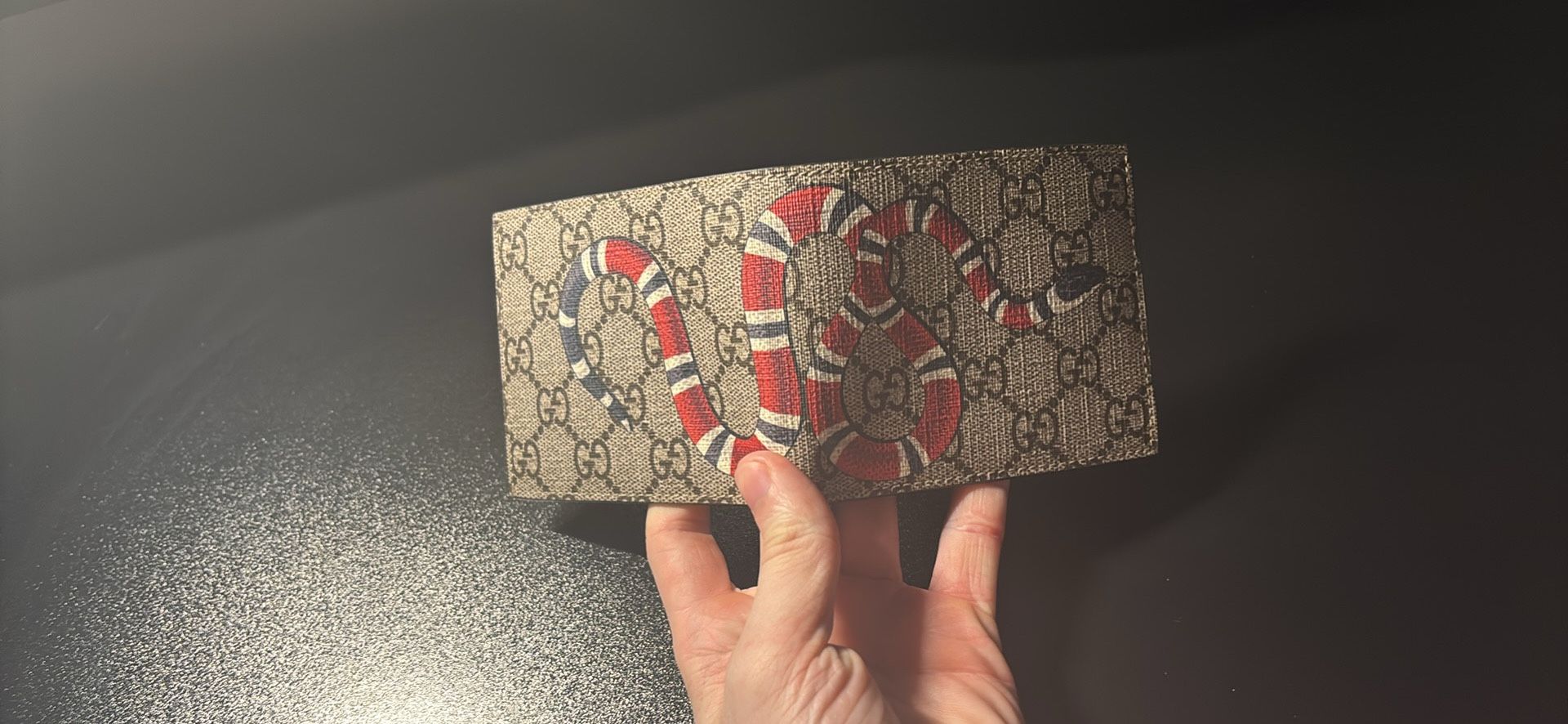 BEIGE GUCCI SNAKE WALLET