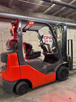 TOYOTA M8 forklift for sale, 5500 lb, 3 stage, side shift, fork positioner