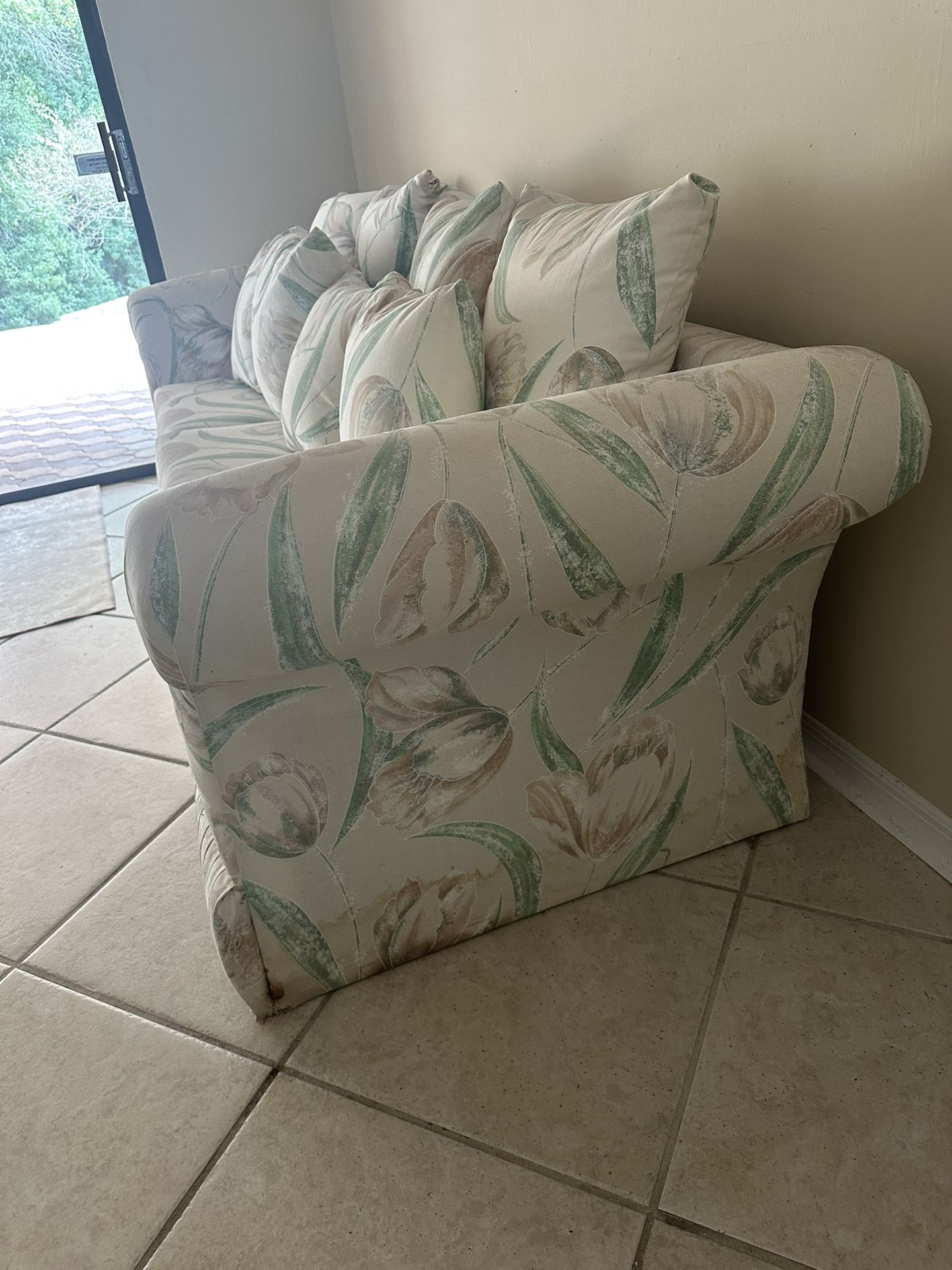 90’s Vintage Pastel Floral Couch